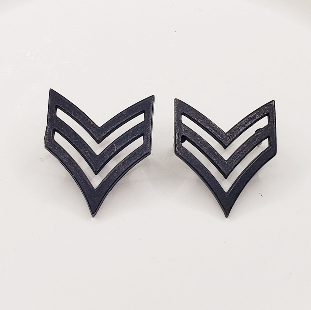 US Army/Marines E-5 Chevron Collar Insignia  Tack Pin